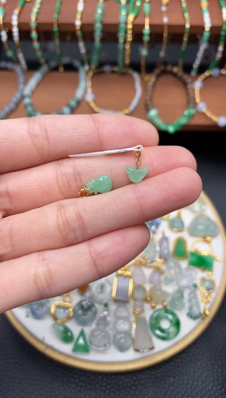 【闪购商品】翡翠吊坠(不含链)18K金镶嵌2个   JK690