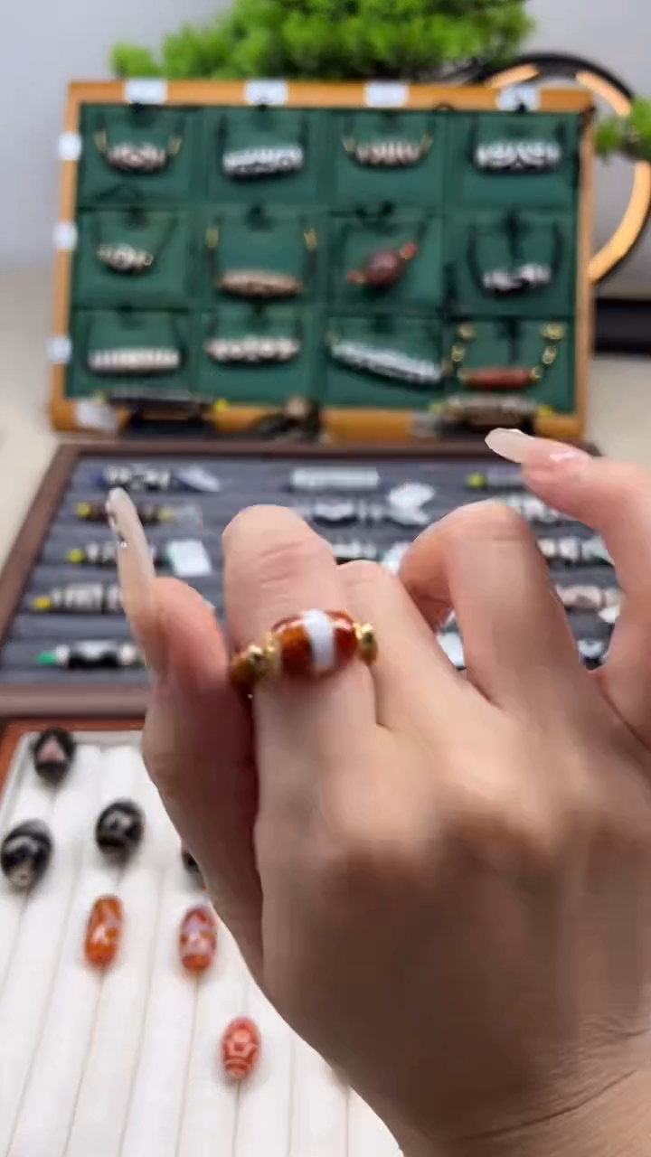 玛瑙/玉髓（覆膜）颈饰未镶嵌15微瑕随机发货