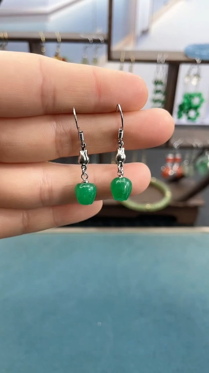 银S925镶嵌软玉耳饰苹果