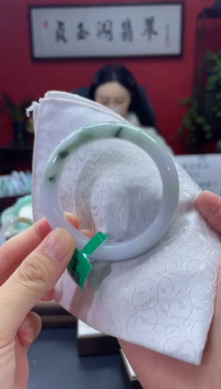 【闪购商品】翡翠手镯未镶嵌6075******