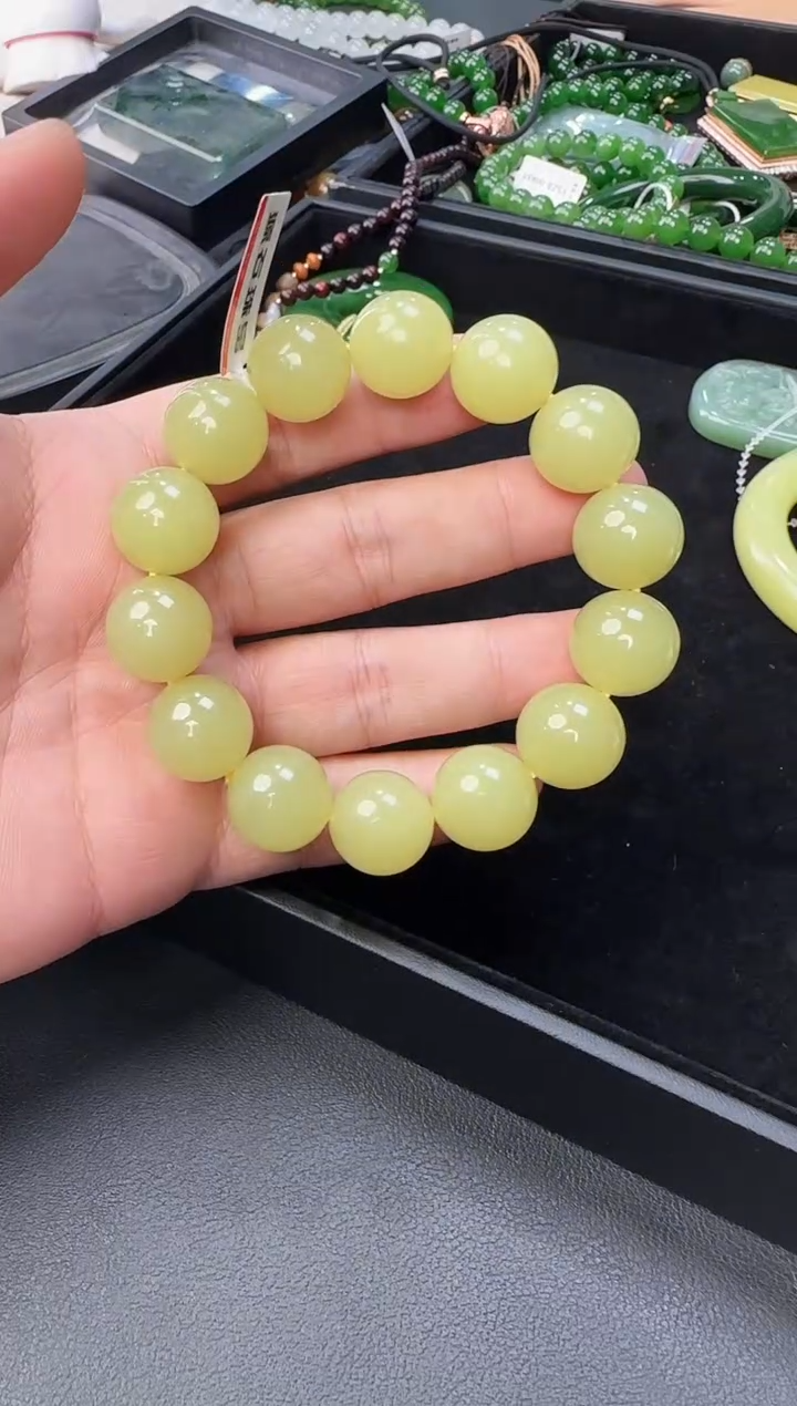 未镶嵌手串和田玉卡16左右