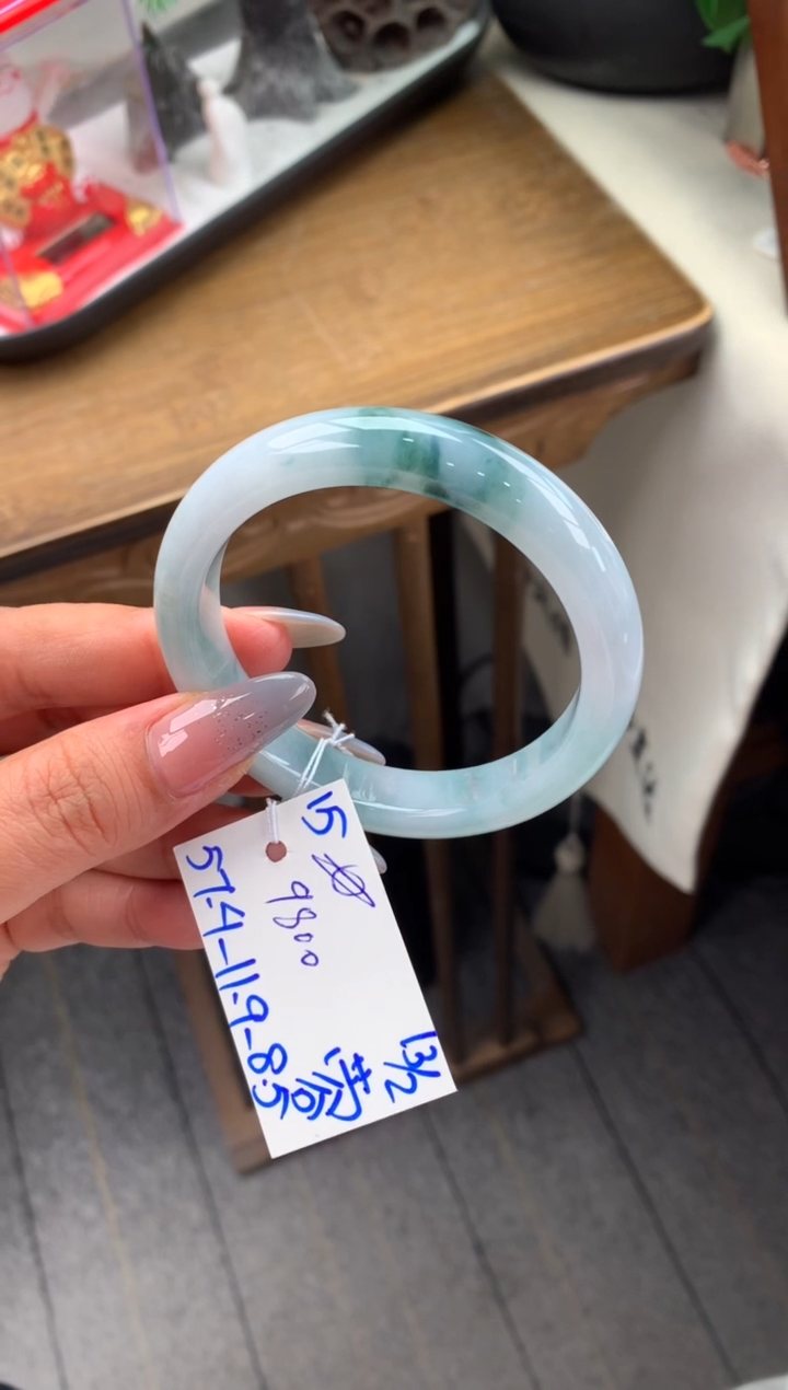 【闪购商品】翡翠手镯未镶嵌玉手镯