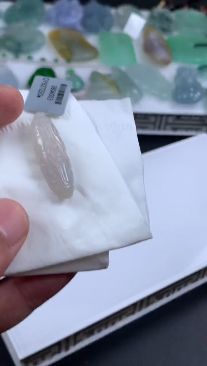 【闪购商品】翡翠挂件未镶嵌翡翠