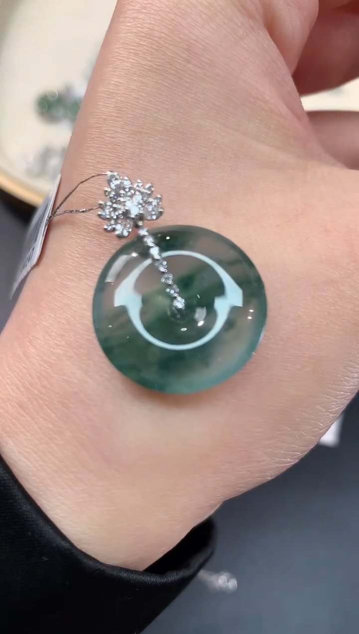 【闪购商品】翡翠吊坠(不含链)18K金镶嵌A55|9800