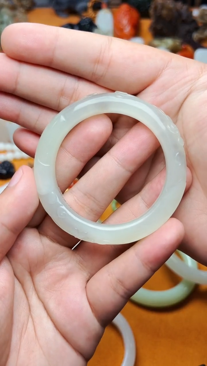 【闪购商品】和田玉手镯未镶嵌51圈口