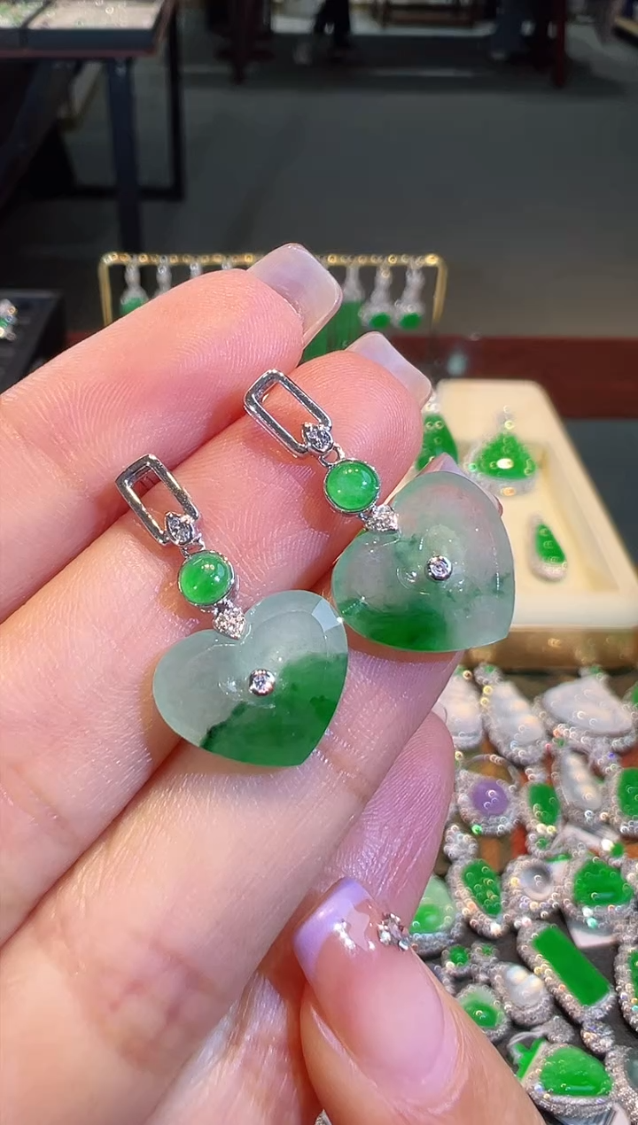 【闪购商品】翡翠耳饰18K金镶嵌翡翠