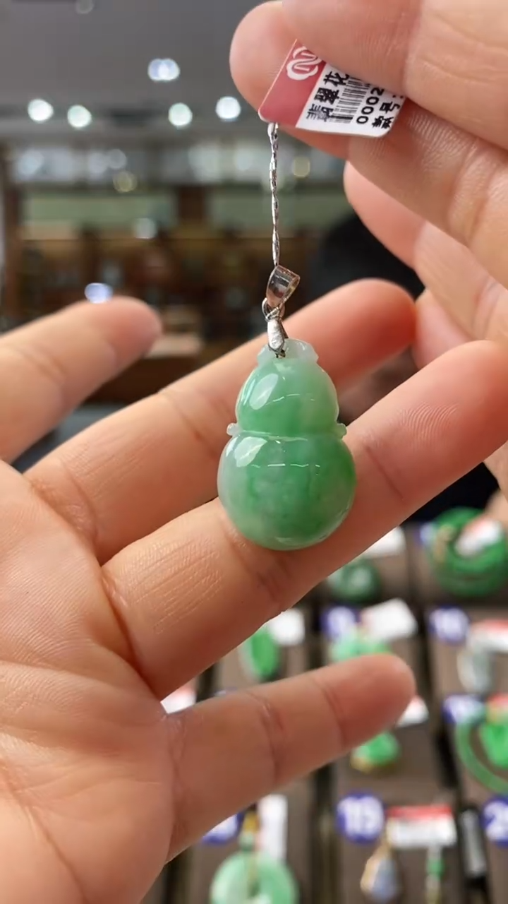 【闪购商品】翡翠颈饰银S925镶嵌葫芦