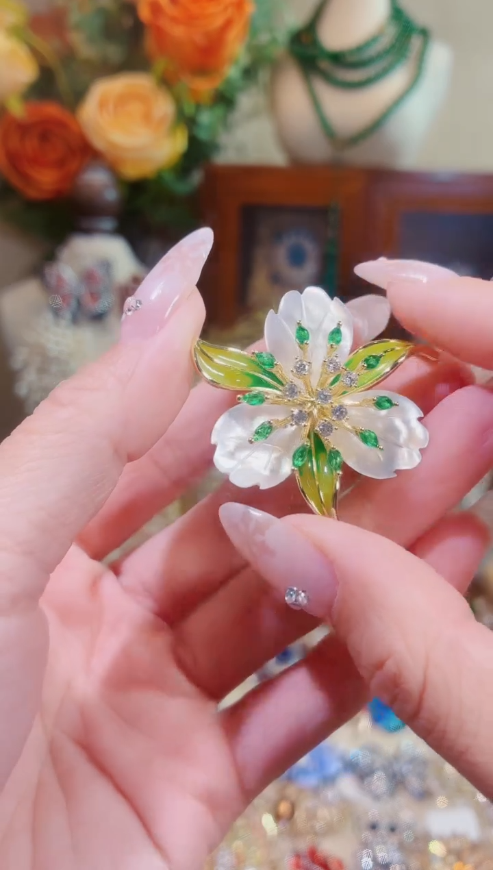 合成立方氧化锆铜合金三叶花