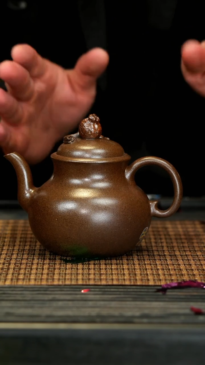 【闪购商品】紫砂茶壶53石榴蝶舞 柴烧