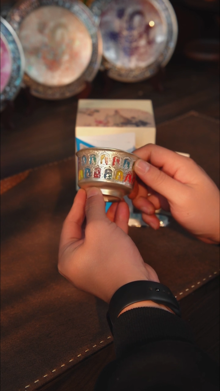 瓷鎏银千佛七彩马蹄杯