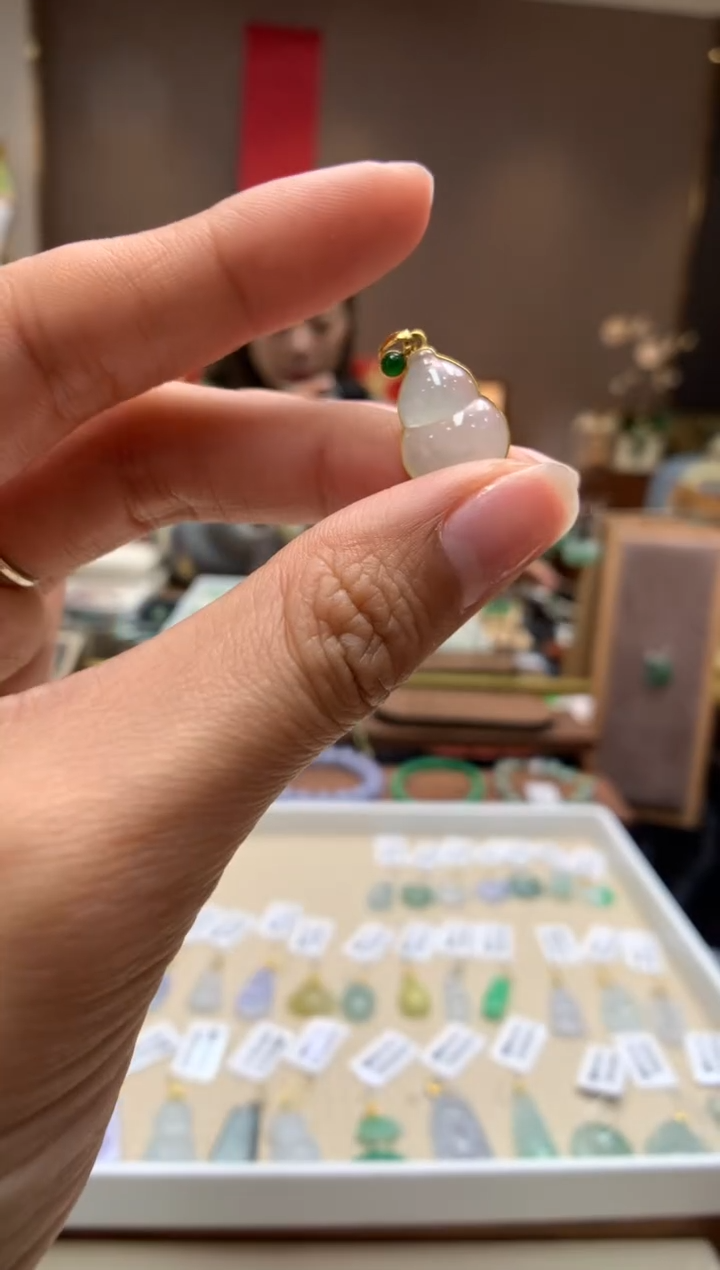 【闪购商品】翡翠颈饰18K金镶嵌葫芦