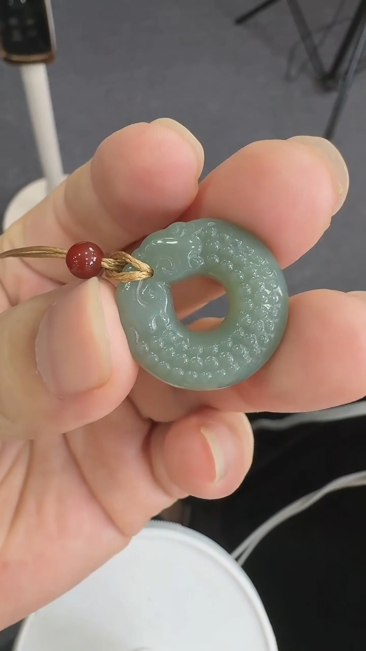 和田玉未镶嵌颈饰龙扣配绳