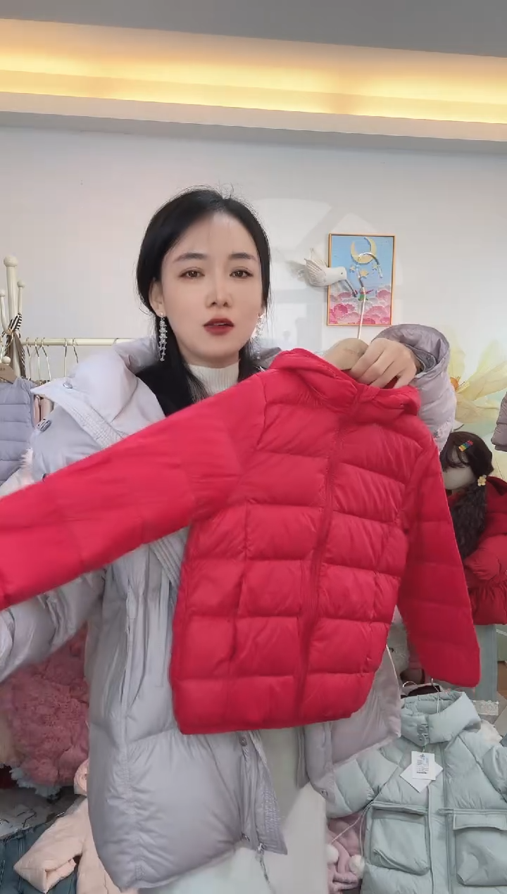 红色羽绒----120