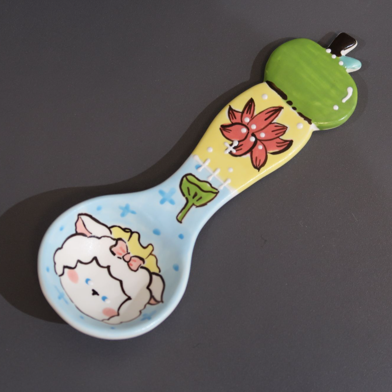A107青苹果小羊陶瓷勺