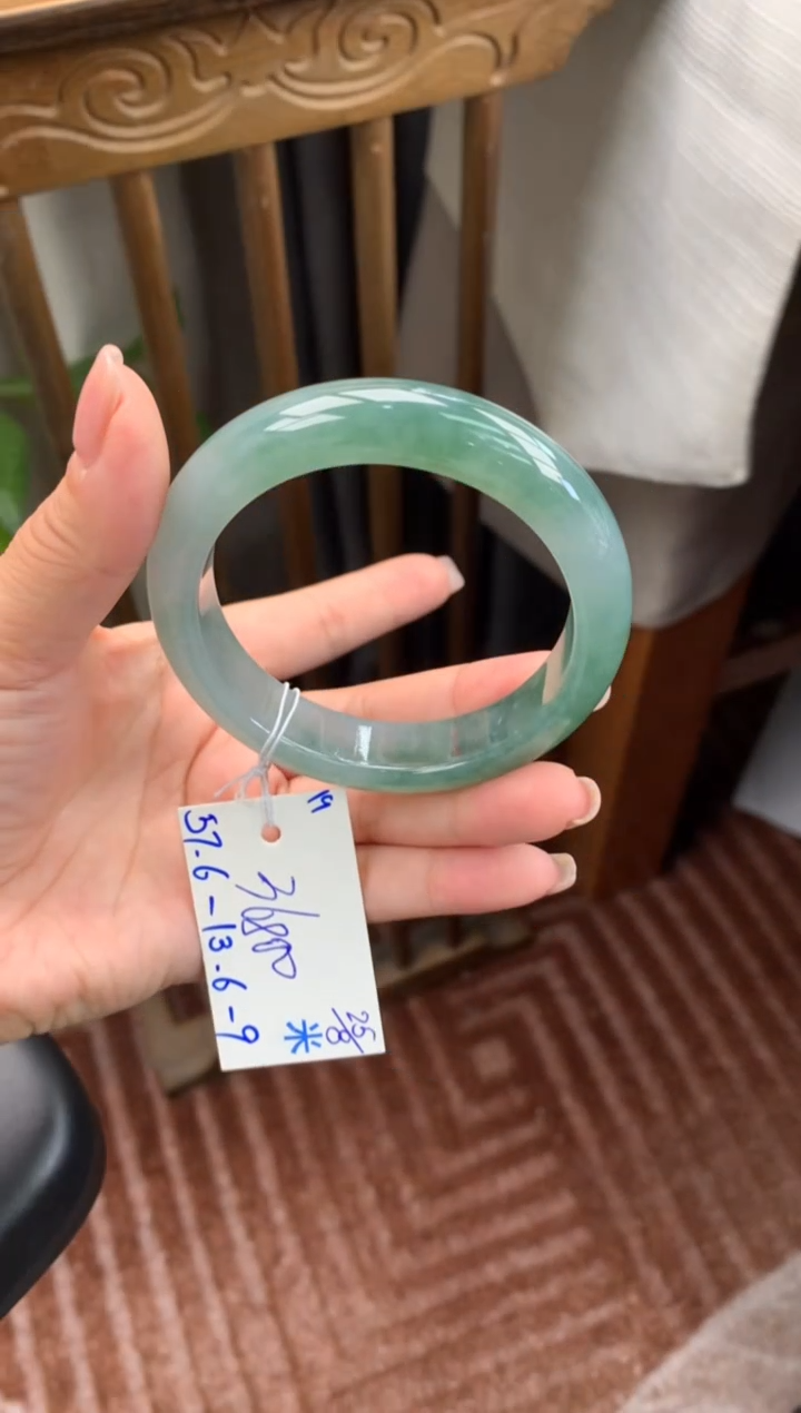 未镶嵌手镯翡翠手镯
