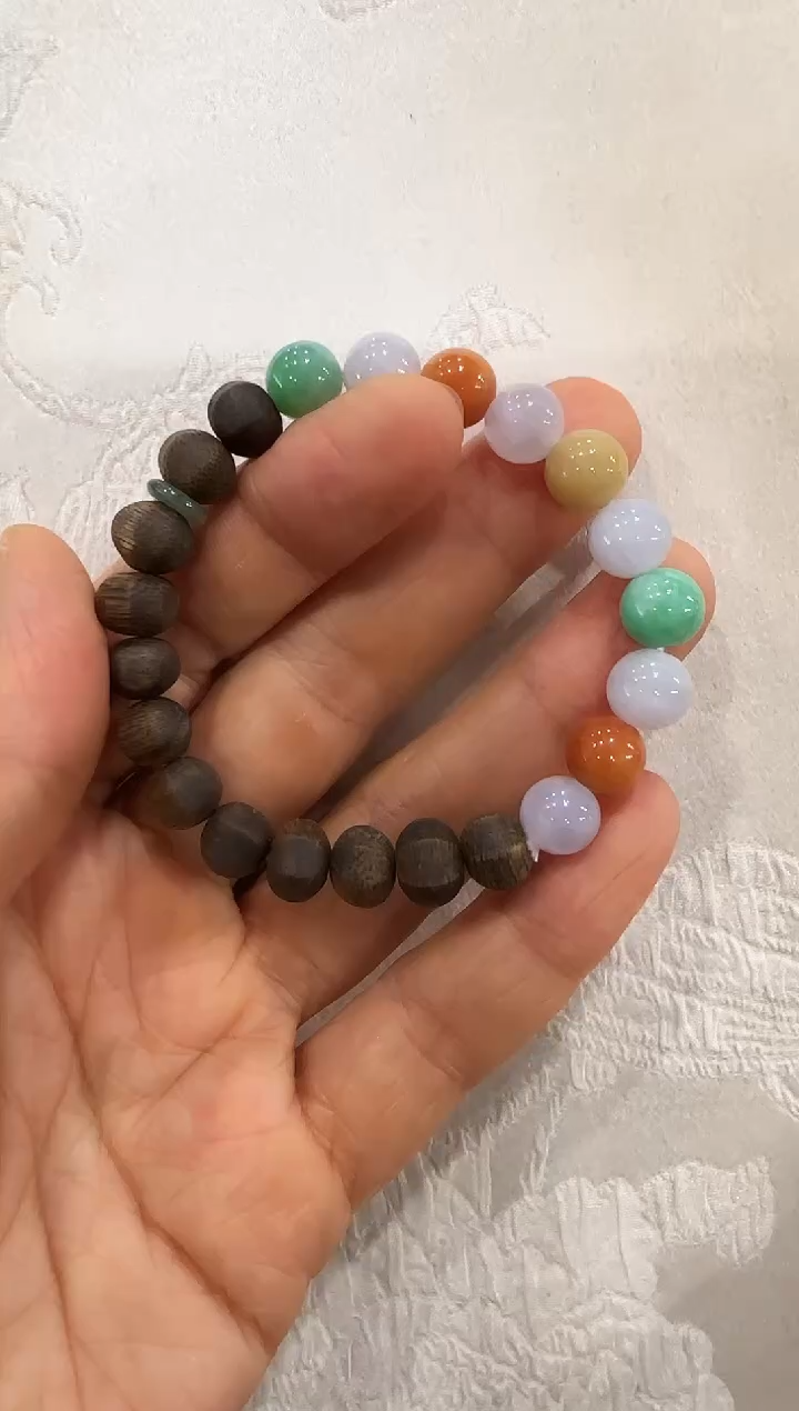 翡翠未镶嵌颈饰国风