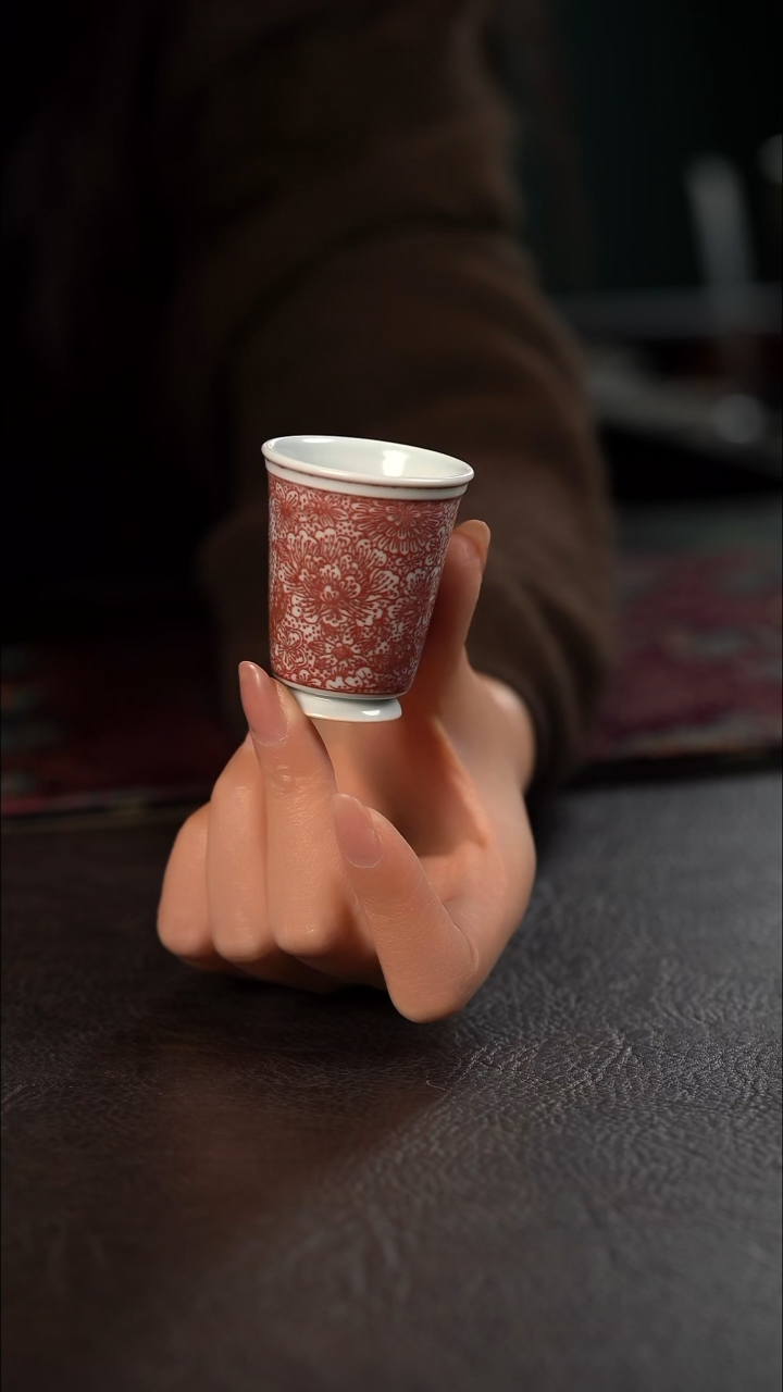 贵红窑釉里红万花小闻香杯