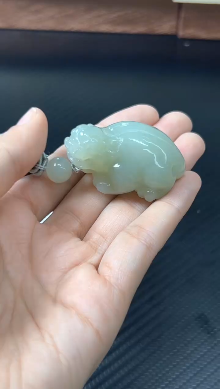 吊坠(赠链)未镶嵌和田玉且末微色差近矿