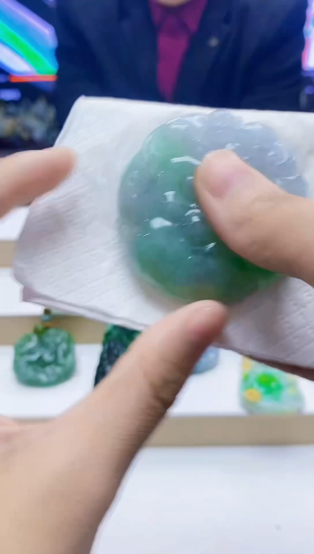 未镶嵌定制翡翠-毛货挂件 （赠珠链）34