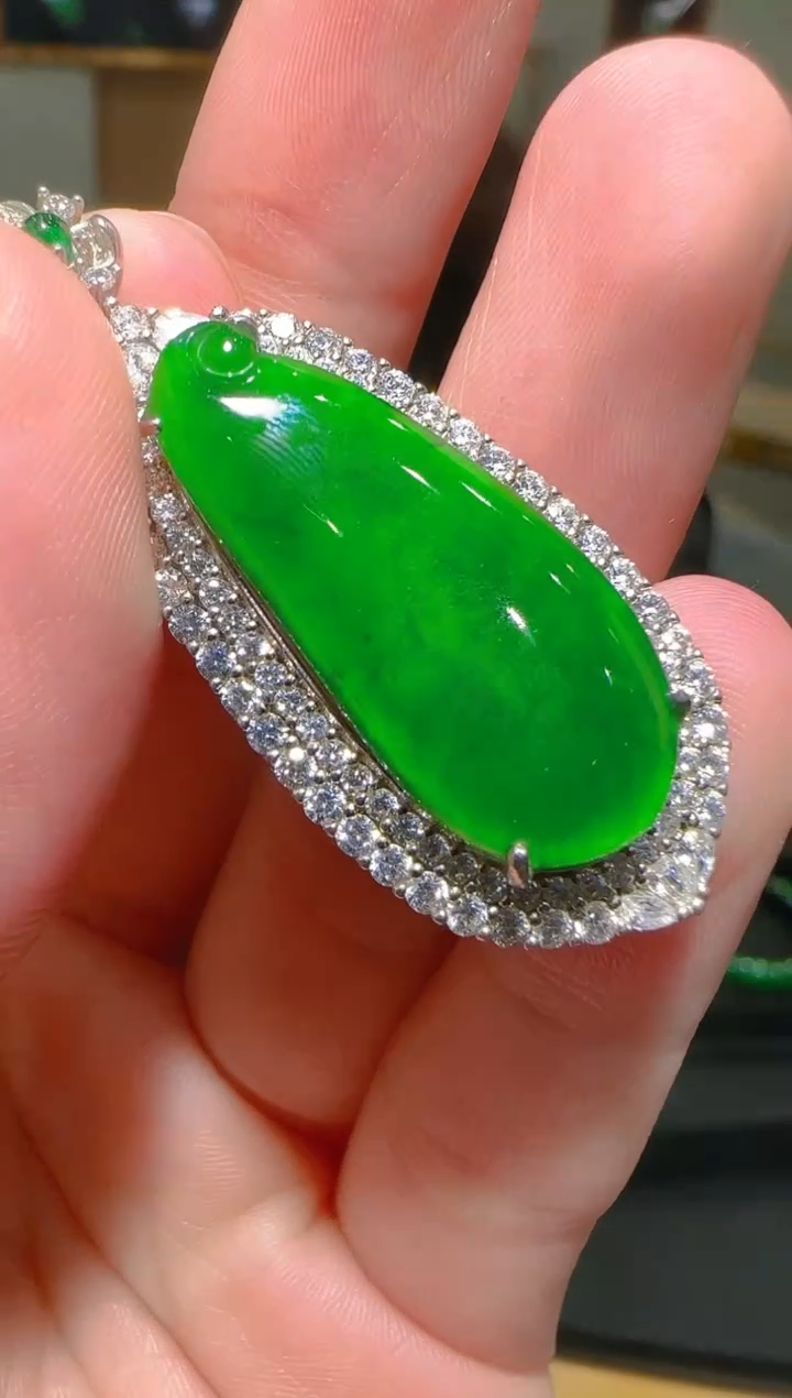 【闪购商品】翡翠吊坠(不含链)银S925镶嵌天然翡翠A货多样性发一件