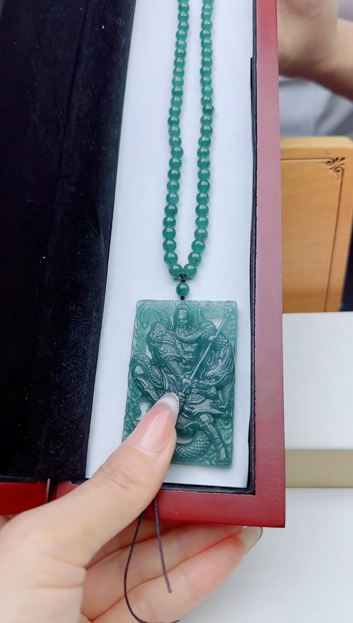 颈饰未镶嵌翡翠多样性发其一