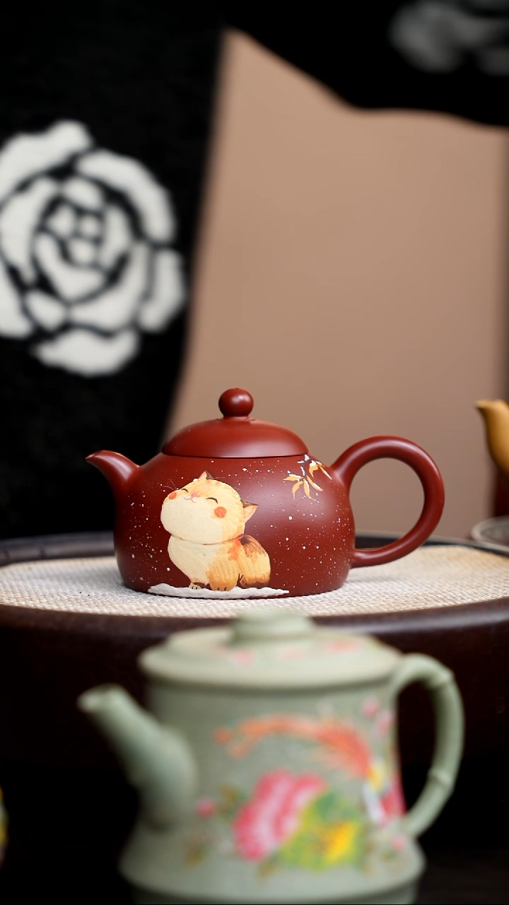 茶壶紫砂朱泥笠帽泥绘黄猫