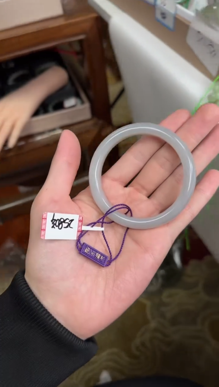 未镶嵌手镯和田玉56