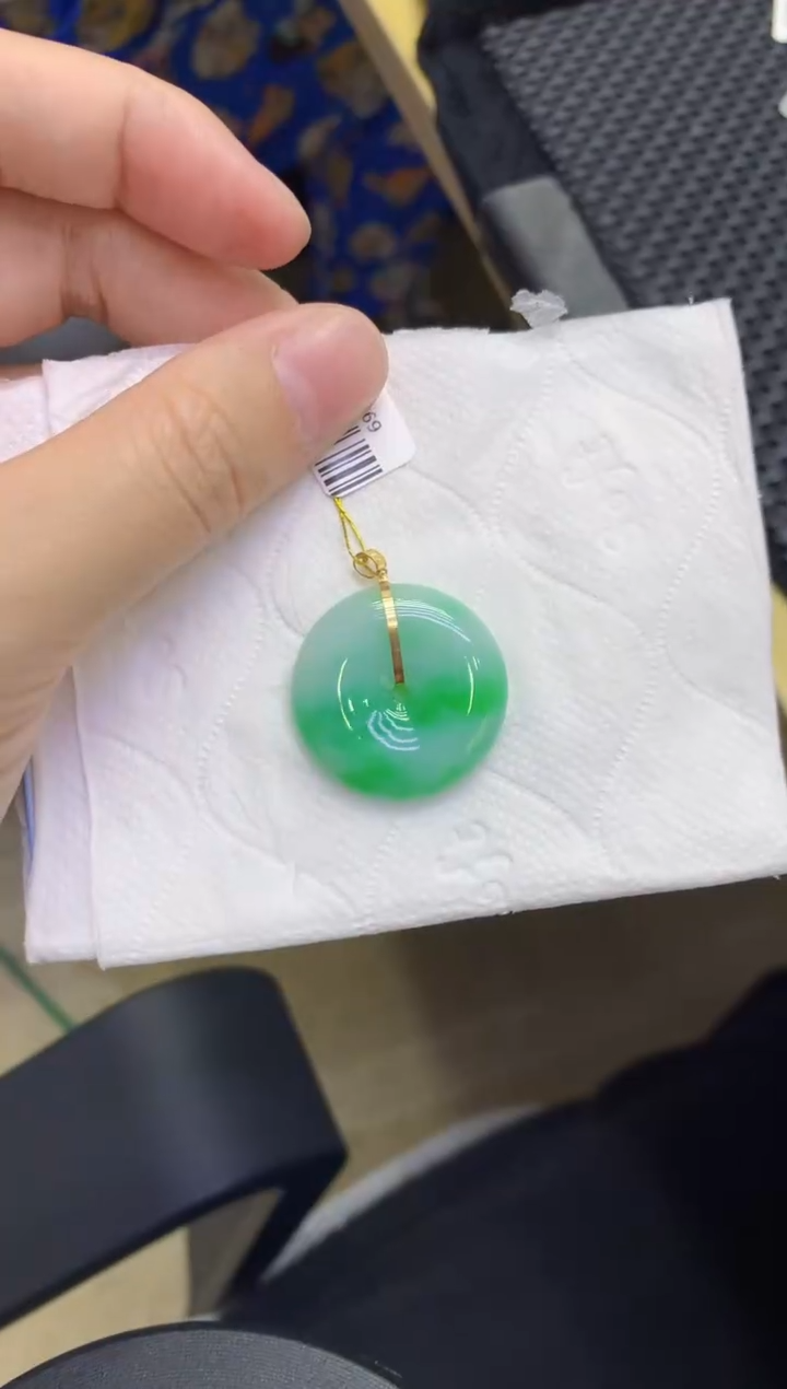 颈饰18K金镶嵌翡翠天然缅甸翡翠A货