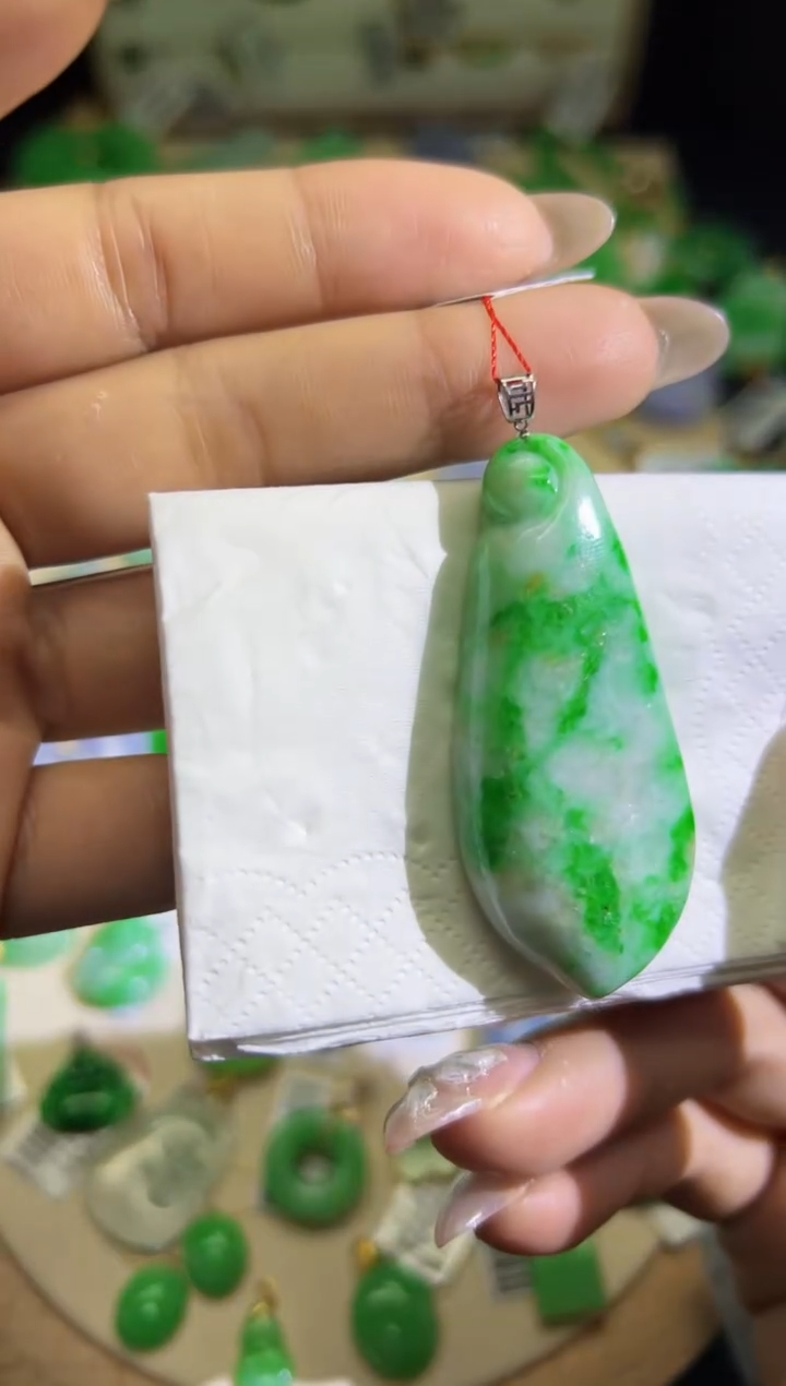 【闪购商品】翡翠颈饰18K金镶嵌Q缅料A货翡翠/支持复检/一件