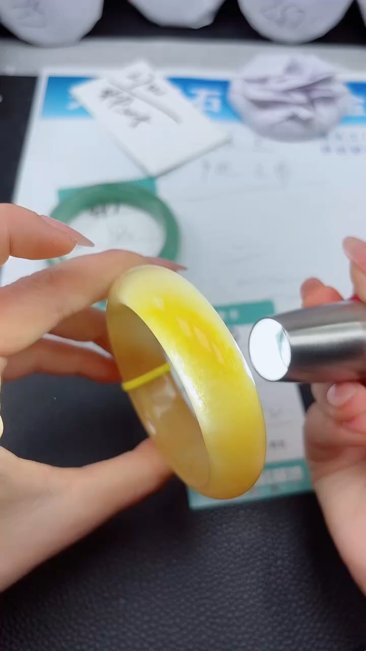 【闪购商品】石英质玉手镯未镶嵌A498