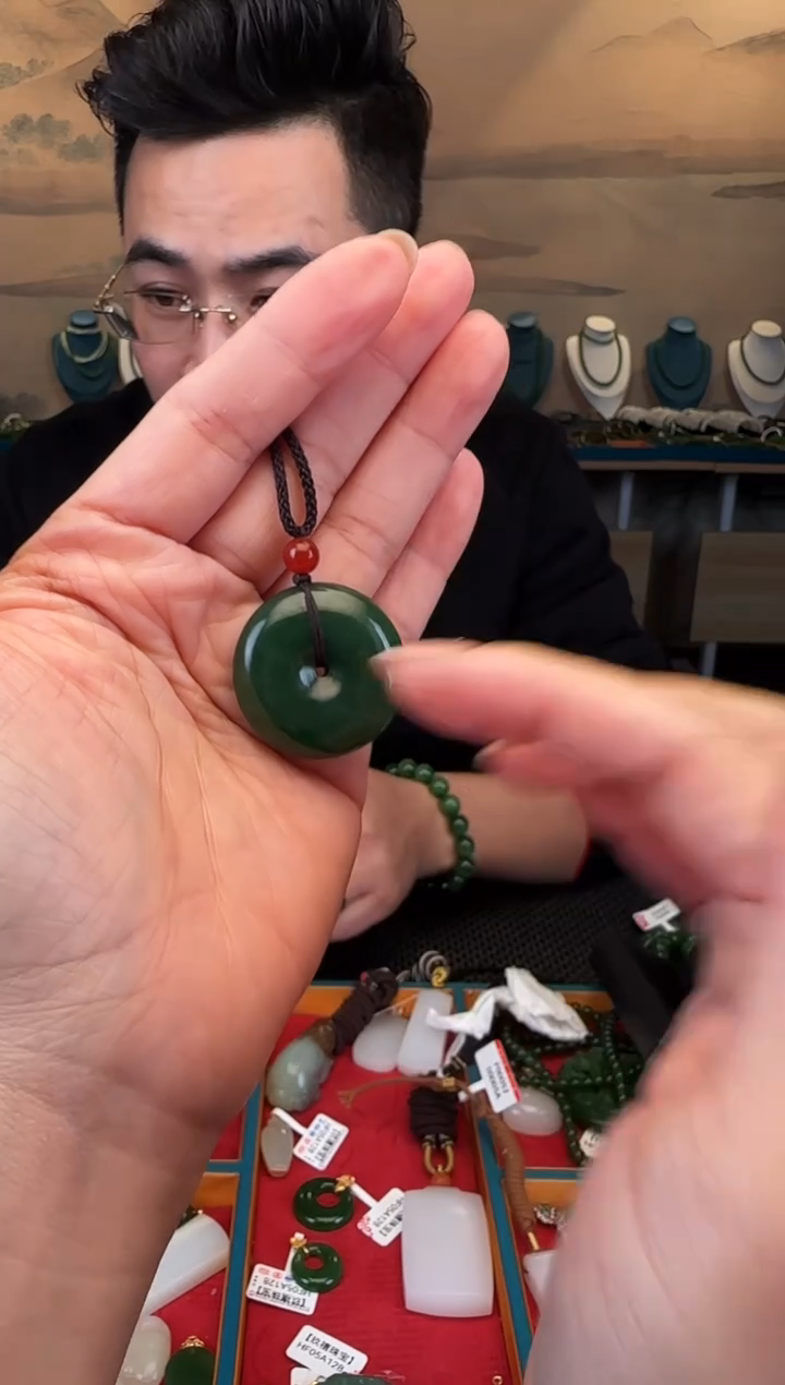 颈饰未镶嵌和田玉平安扣