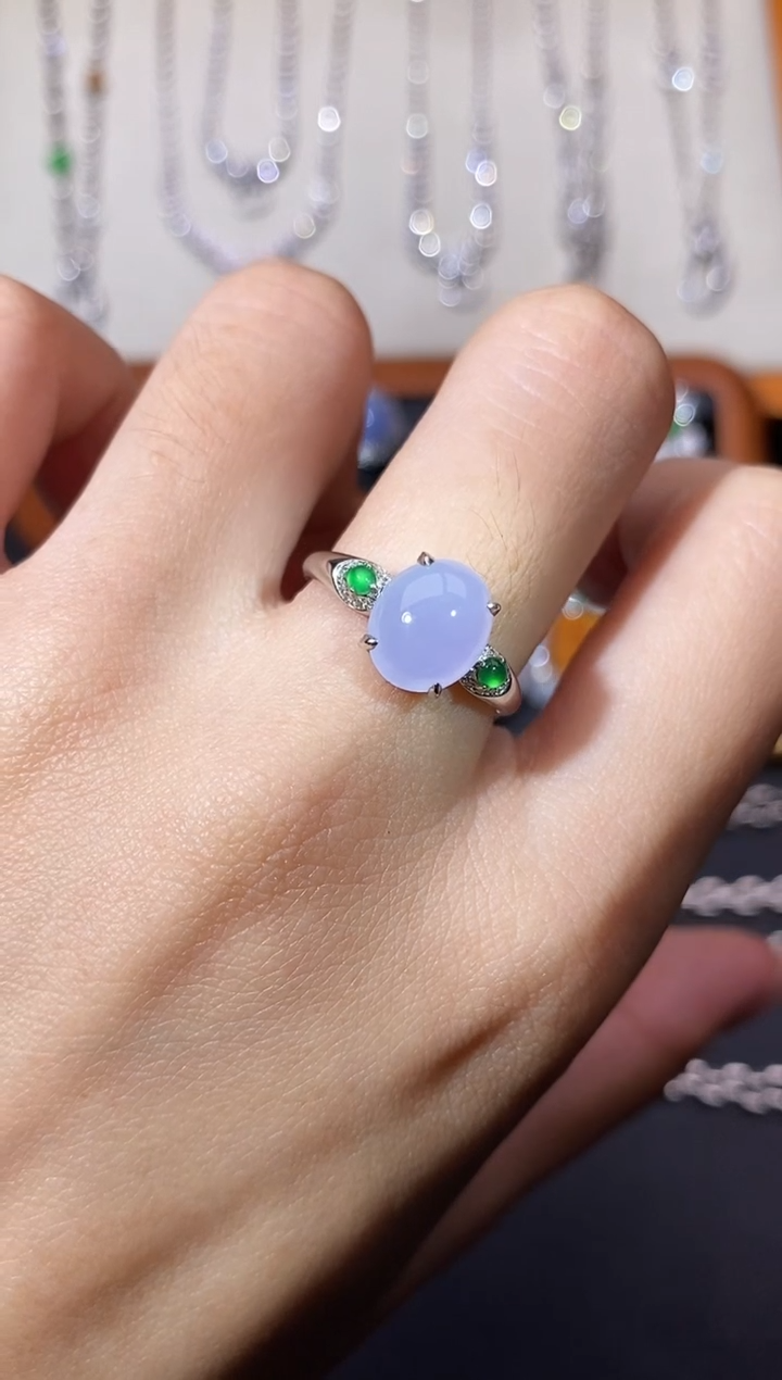 翡翠18K金镶嵌颈饰戒指