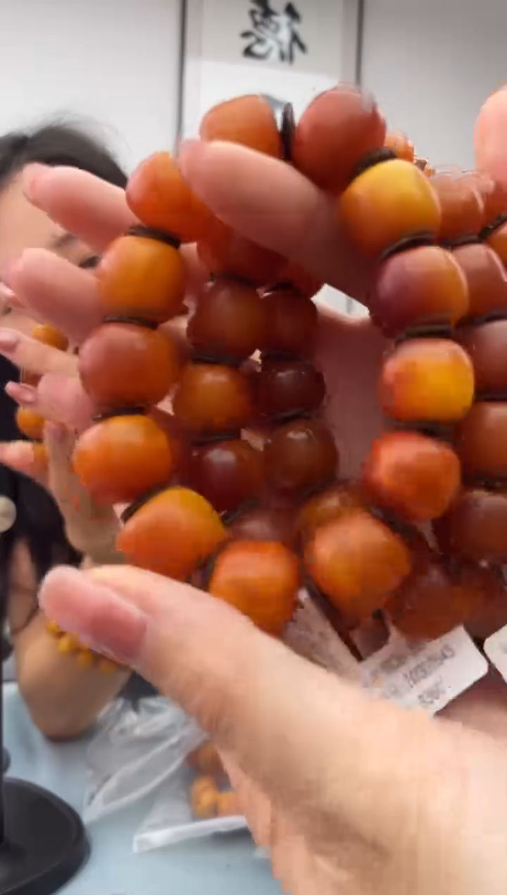 未镶嵌蜜蜡珠宝奇石假一罚十，038.16微瑕多样性发一件