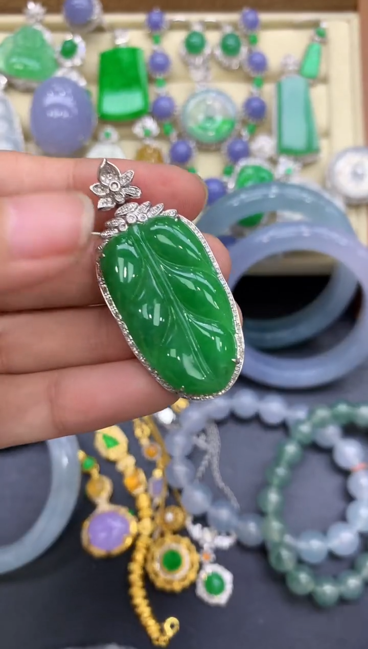 颈饰18K金镶嵌翡翠357-中国好珍宝