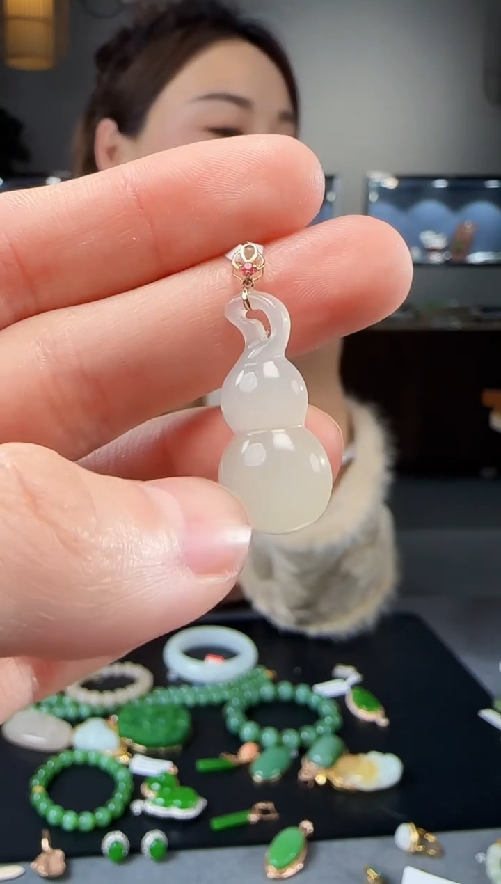 【闪购商品】和田玉吊坠(不含链)18K金镶嵌1