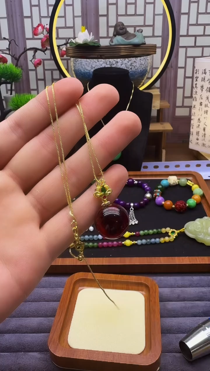 14K金镶嵌吊坠(赠链)血珀D01