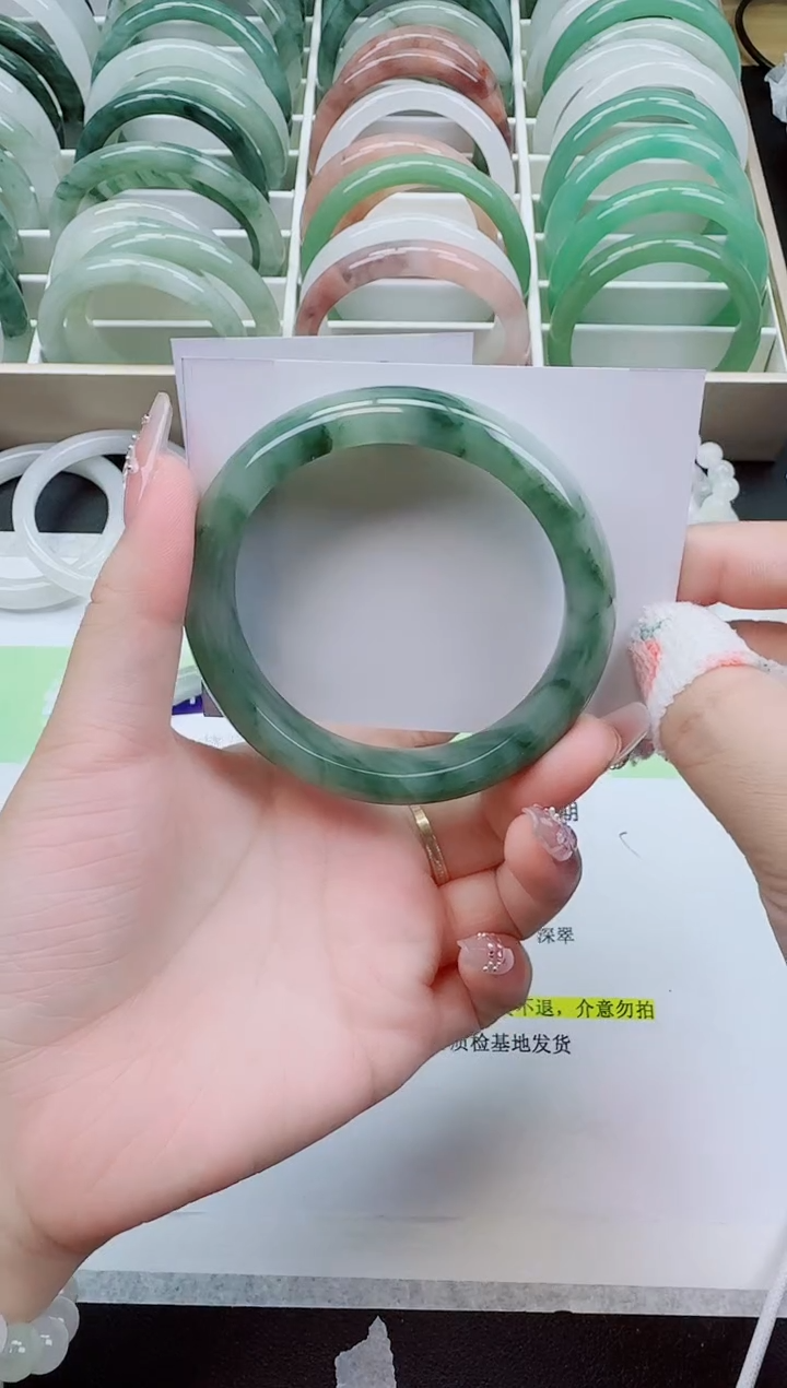 【闪购商品】石英质玉手镯未镶嵌103/59-60圈