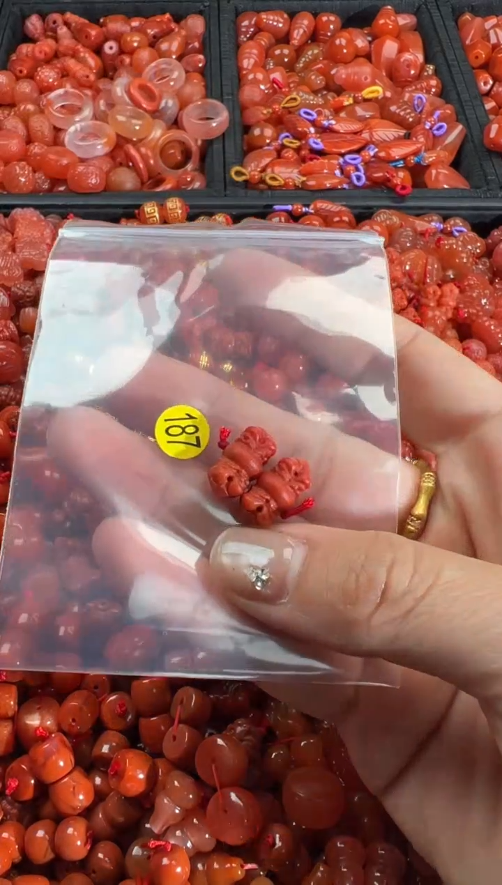 【闪购商品】南红玛瑙颈饰未镶嵌1