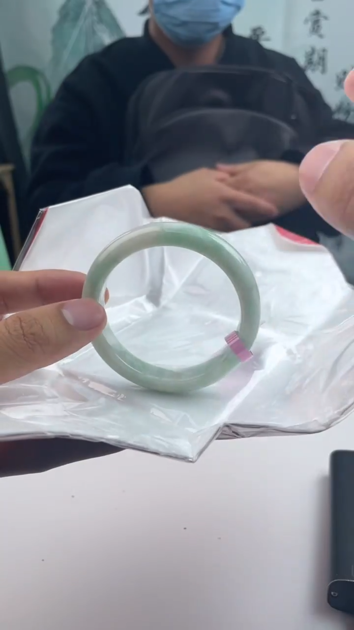 【闪购商品】翡翠手镯未镶嵌2翡翠手镯（微瑕）