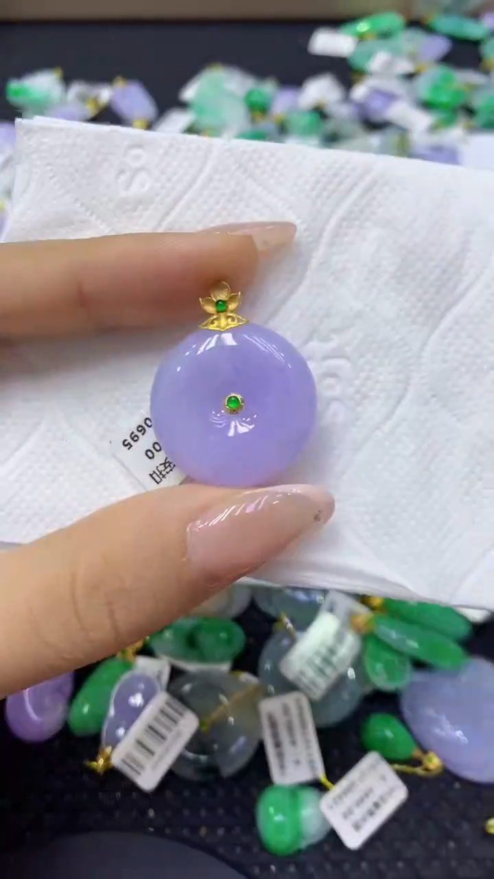 颈饰18K金镶嵌翡翠天然缅甸翡翠A货
