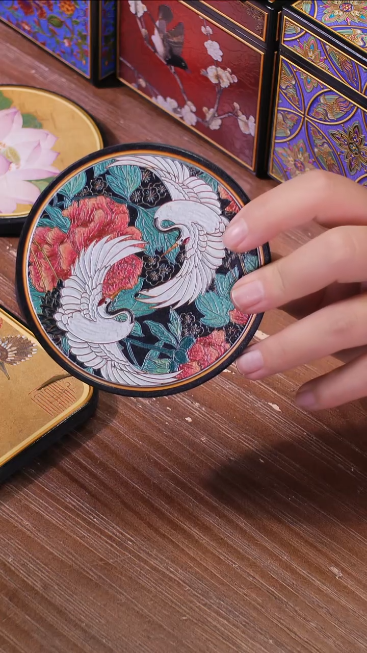 壹藏贰宝鹤戏牡丹杯垫一片