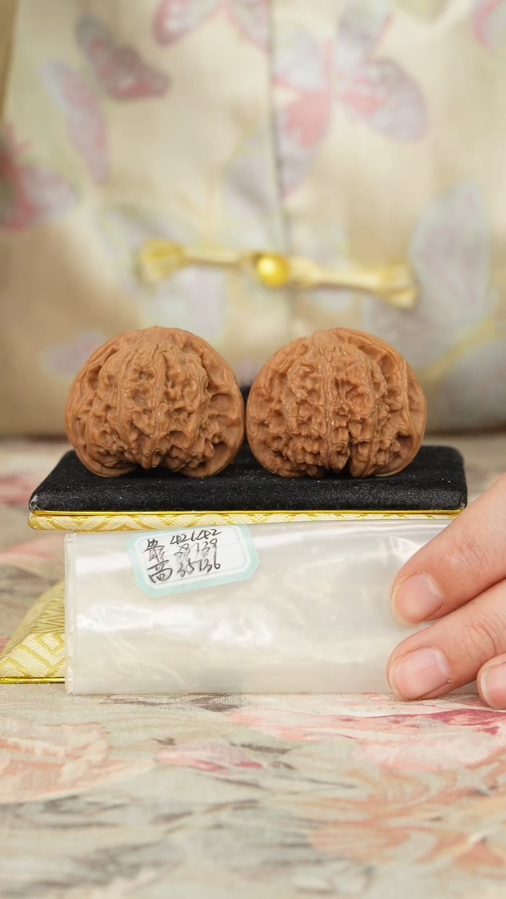 【闪购商品】文玩核桃把件兴隆狮子头