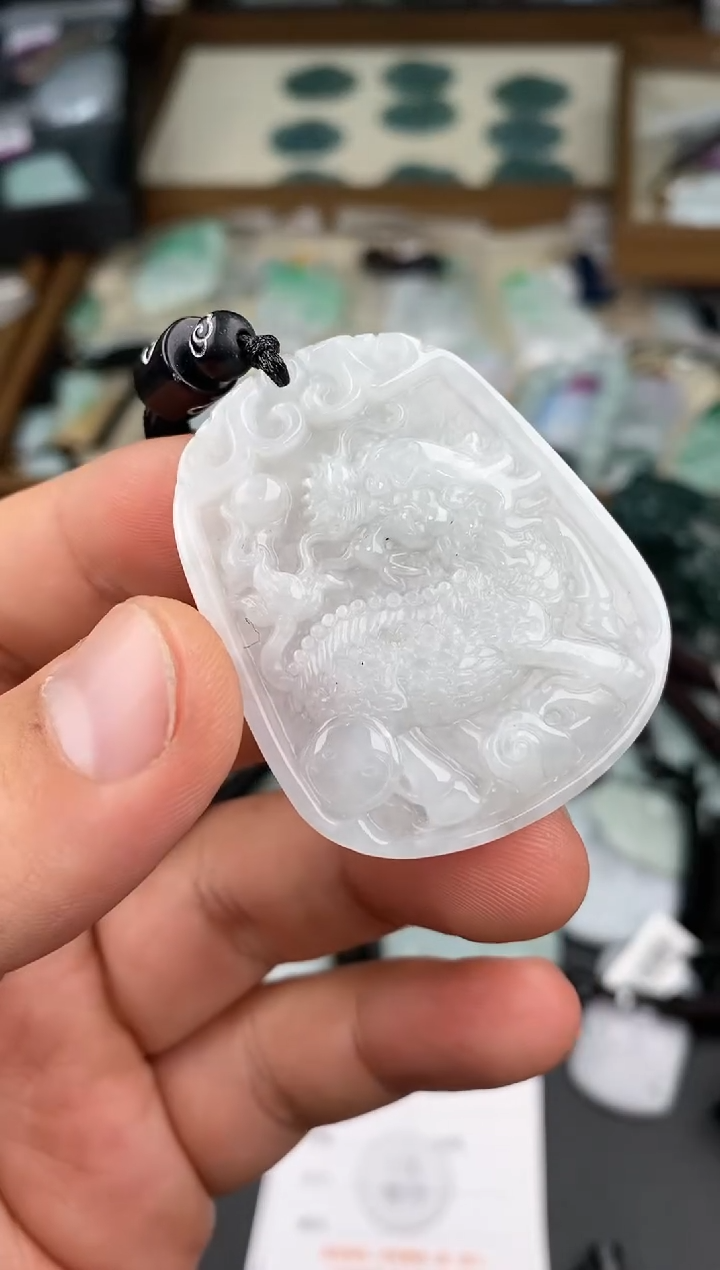 【闪购商品】翡翠颈饰未镶嵌  天然翡翠，一物一图