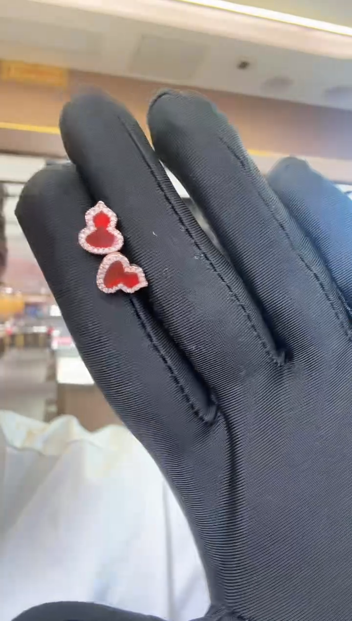 18K金镶嵌耳钉玛瑙/玉髓红葫芦耳钉