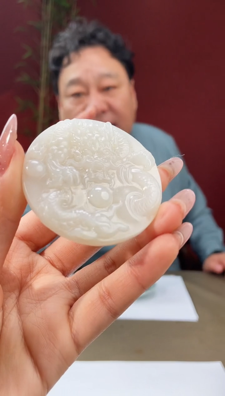 【闪购商品】定制和田玉多样性发货怕一发一 5077