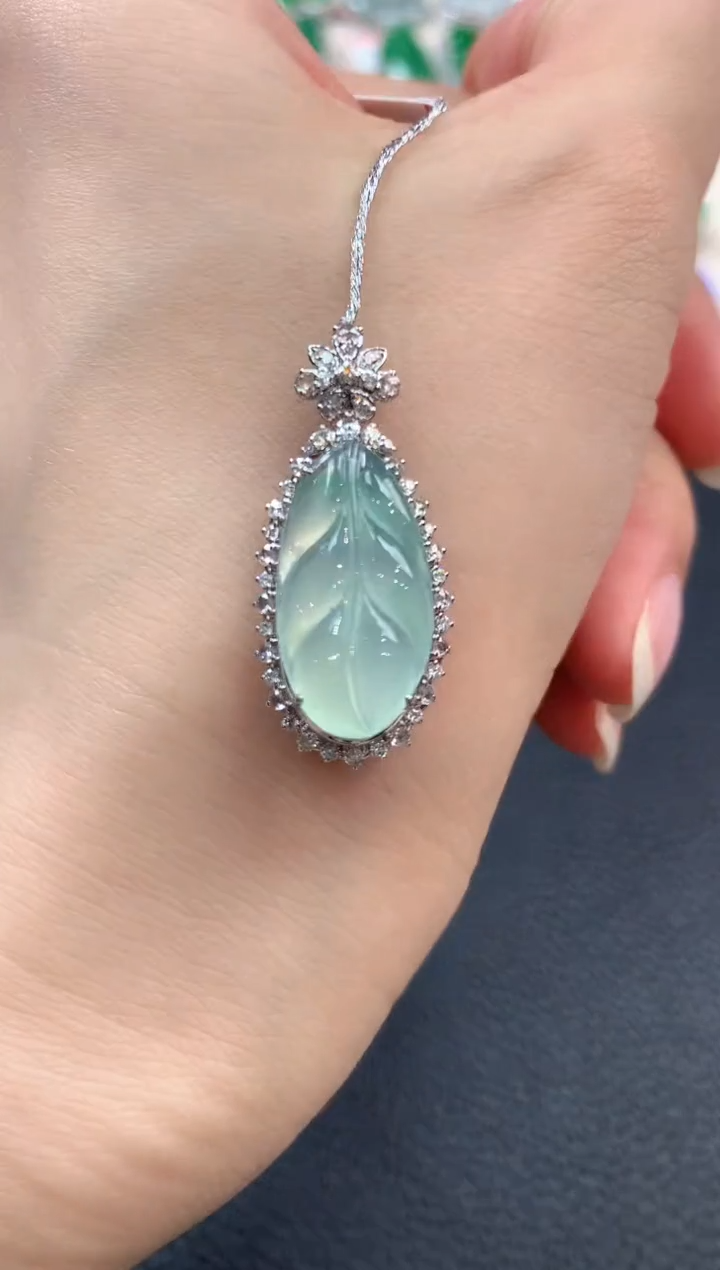 【闪购商品】翡翠吊坠(不含链)18K金镶嵌b93