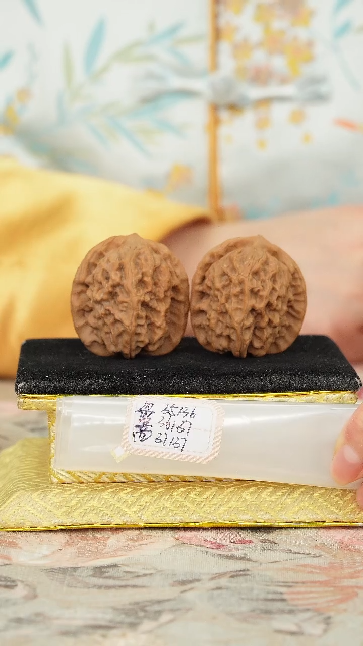 【闪购商品】文玩核桃把件非嫁接马老四