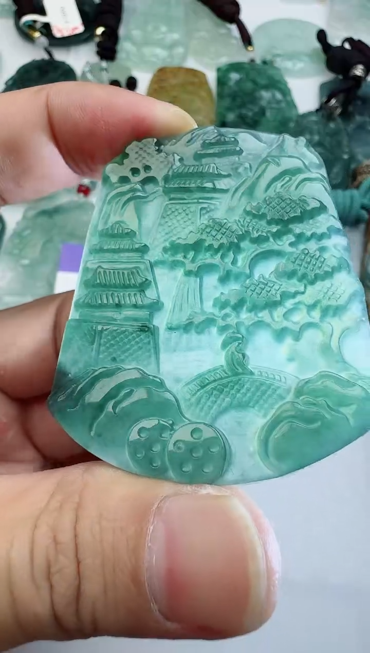 【闪购商品】翡翠颈饰未镶嵌111111111111