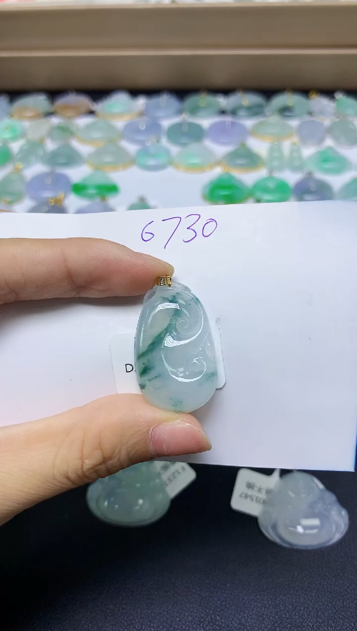 翡翠18K金镶嵌颈饰天然自然緬甸A貨翡翠