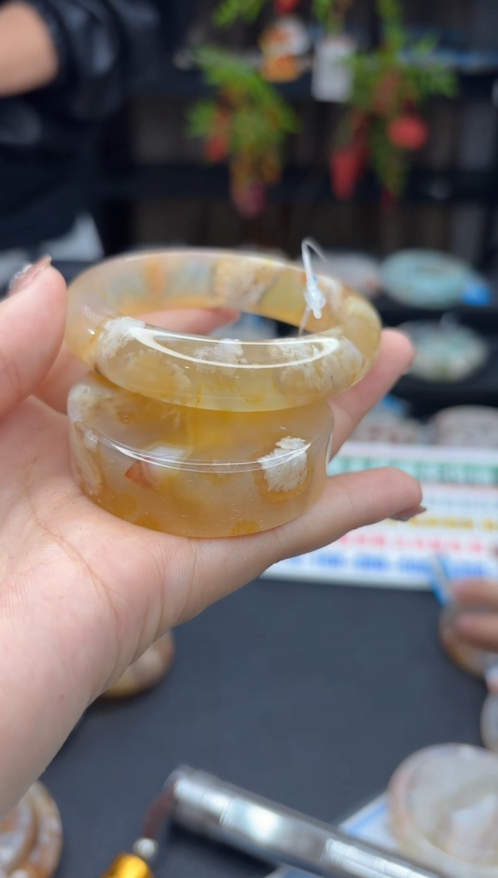 【闪购商品】石英质玉手镯未镶嵌2235（54圈赠送镯心）